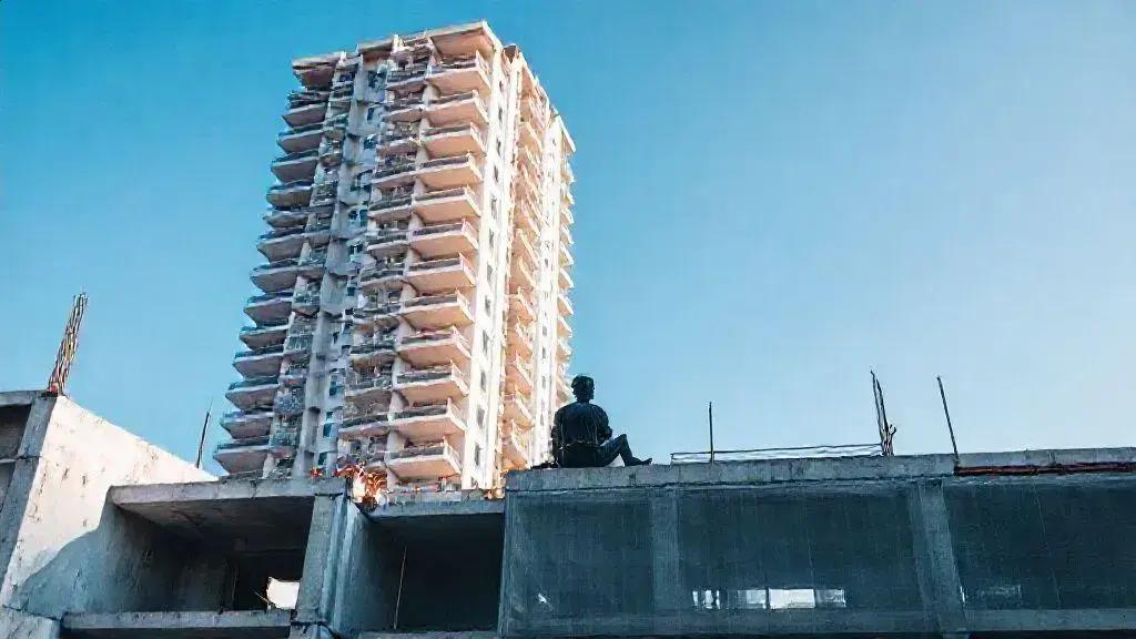 Lançamentos imobiliários desaceleram no Brasil com inflação em alta