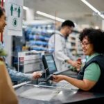 Como montar uma lista de compras mensal e economizar no supermercado