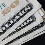 Análise do impacto da redução da Selic e fortalecimento do dólar