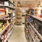 Vendas no comércio caem 1,5% em abril; impacto dos combustíveis